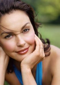  Ashley Judd