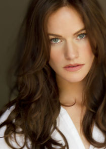 Kelly Overton