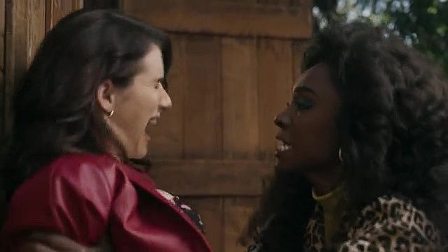 Emma Roberts, Angelica Ross, American Horror Story S09E08