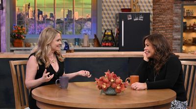 Melissa Joan Hart Talks New Netflix Show + Irresistible Nachos
