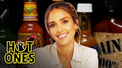 Jessica Alba Applies Lip Gloss While Eating Spicy Wings