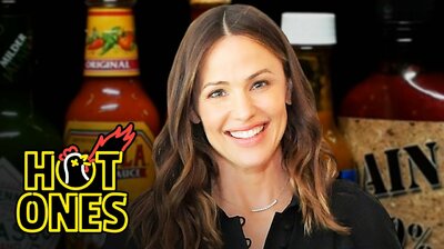 Jennifer Garner Says "Golly" While Eating Spicy Wings