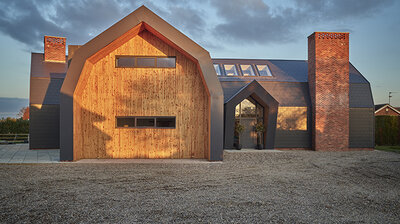 South Lincolnshire: Contemporary Dutch-Style Barn House