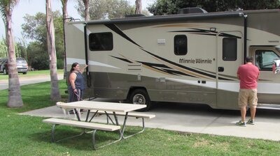 Newlyweds Look for a New RV