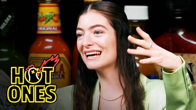 Lorde Drops the Mic While Eating Spicy Wings