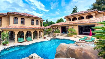 A Luxury Rental Home in Toronto for NBA Pro Rudy Gay and David Wells Lists his San Diego Mansion