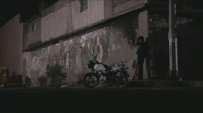 El Toro le dispara a Dona Alba