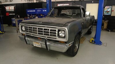 1973 Dodge D200 Diesel 12V Cummins Swap! Meet RollSmokey!