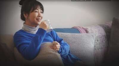 Manga artist opens the door