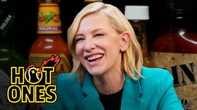 Cate Blanchett Pretends No One's Watching While Eating Spicy Wings