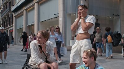 du prøver å tjene penger på gata