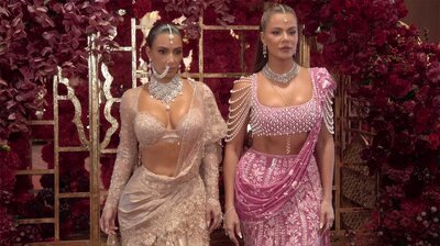 Kim and Khloé Take India