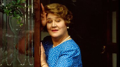 Keeping Up Appearances S02E02