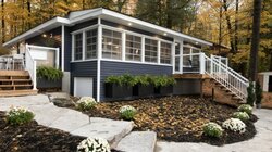 Coastal Cabin / Kelly and Paul