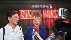 Triller terning på Rikets Roast av Erna Solberg