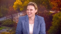 Kate McKinnon, John Edward, Robert Hilland