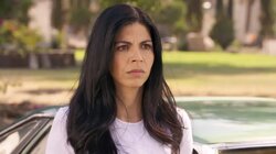 Aléjate de Oscar León