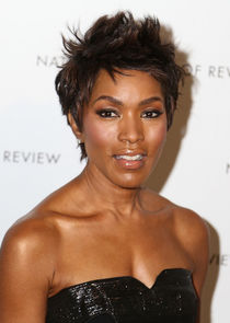  Angela Bassett