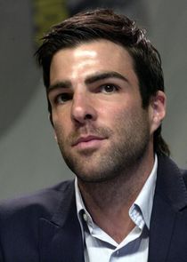  Zachary Quinto