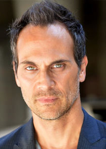  Todd Stashwick
