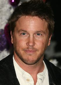  Lochlyn Munro