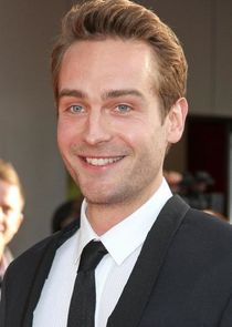  Tom Mison