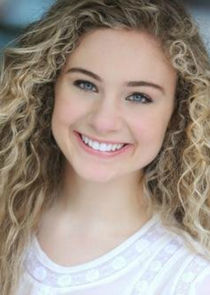  Lizzy Declement