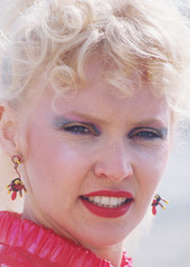  Sandra Dickinson