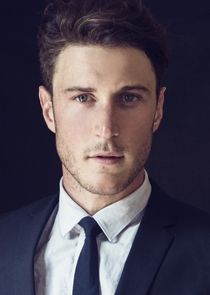  Aaron Jakubenko