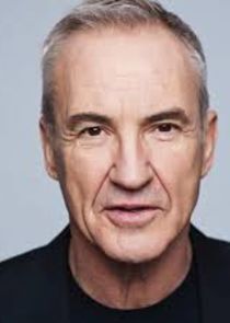  Larry Lamb