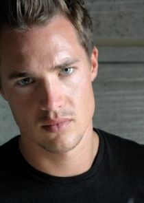 Alexander Dreymon