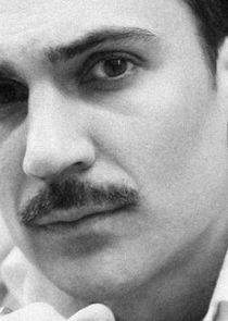  Henry Lloyd-Hughes