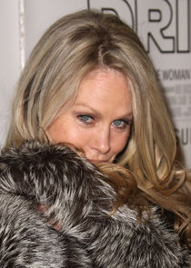  Beverly D'Angelo