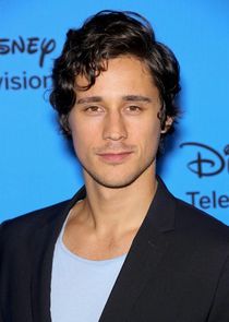 Peter Gadiot