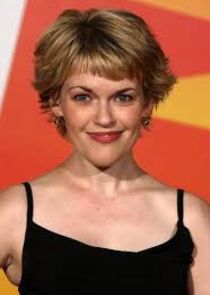 Kari Wahlgren