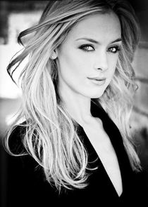  Rachel Skarsten