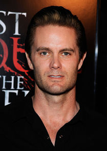 Garret Dillahunt