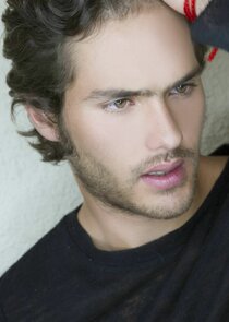 Kép: Marco León színész profilképe