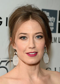  Carrie Coon