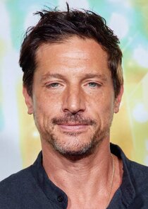 Simon Rex