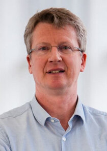 Tom Sauer