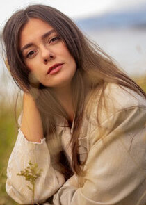 Emelie Hollow