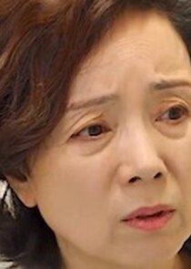 Seong Woo's mother