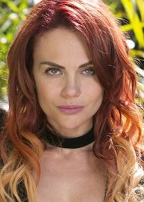 Laura Carmine