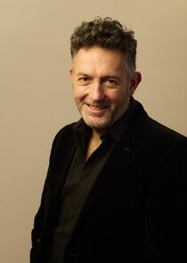 Mikel Santiago
