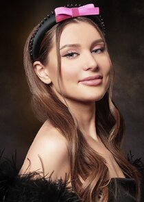 Анна Кост