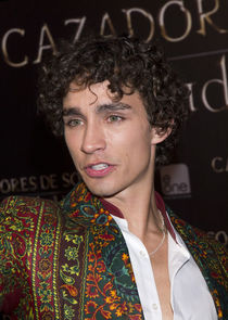Robert Sheehan