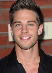 Dean Geyer