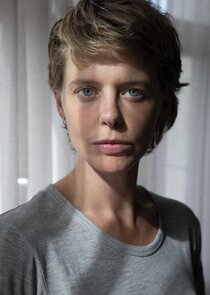 Maaike Neuville