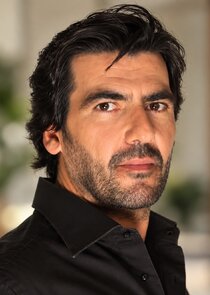 Αντώνης Καρυστίνος